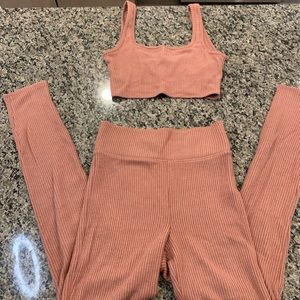 Cozy Abercrombie crop top with built in bra and matching leggings